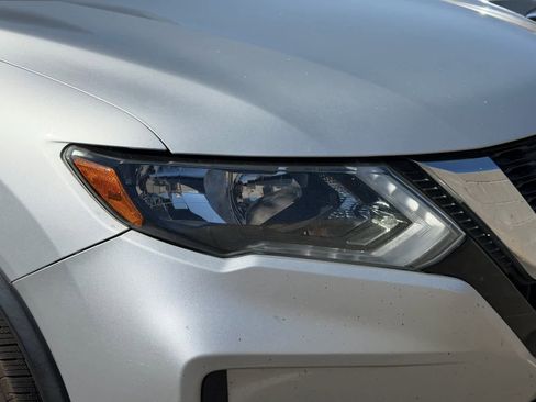 Used 2019 Nissan Rogue S image 17