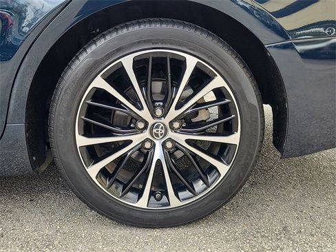 Used 2018 Toyota Camry L image 32