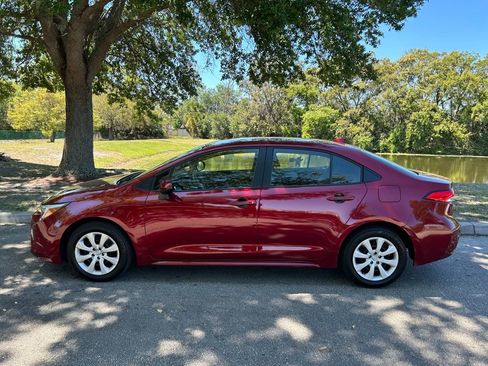Certified 2025 Toyota Corolla LE image 2