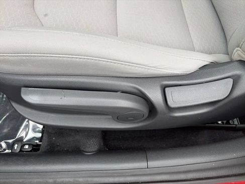 Used 2019 Hyundai Elantra SEL FWD image 12