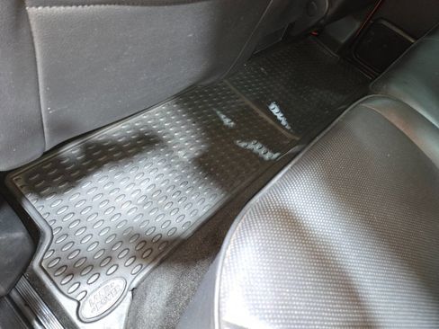 Used 2004 Land Rover Discovery S image 84