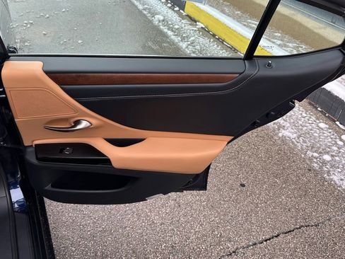 Used 2024 Lexus ES 350 w/ Premium Package image 23