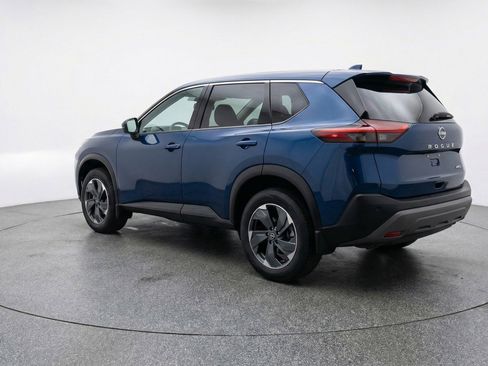 Used 2025 Nissan Rogue SV image 6