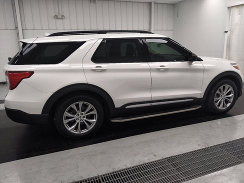 Used 2020 Ford Explorer XLT w/ Equipment Group 202A RWD image 10