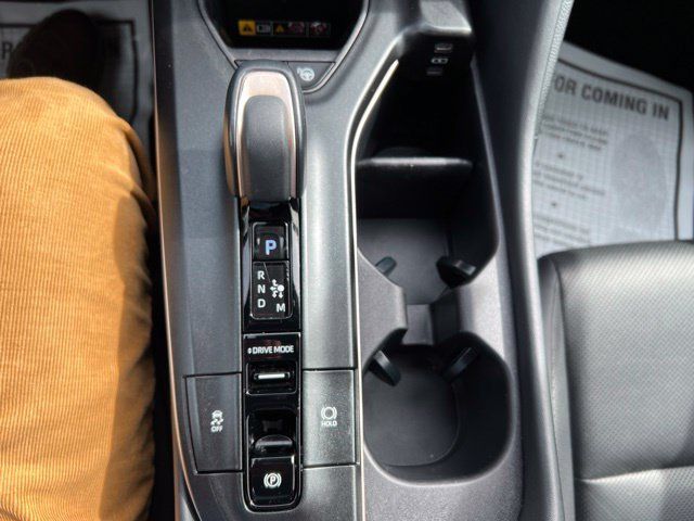 Used 2023 Toyota Crown Platinum AWD/4WD image 18