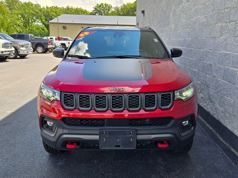 Used 2025 Jeep Compass Trailhawk AWD/4WD image 8