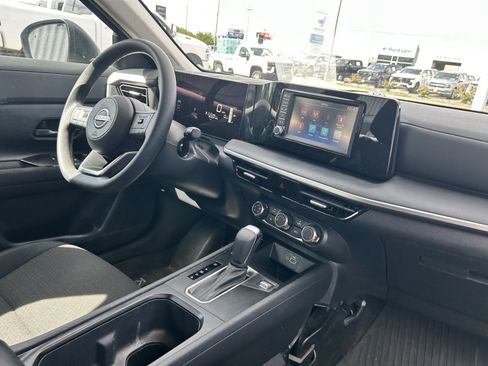 Used 2025 Nissan Kicks S AWD/4WD image 15