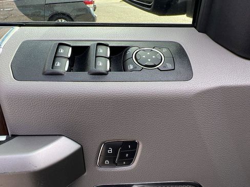 Used 2020 Ford F150 Lariat image 37