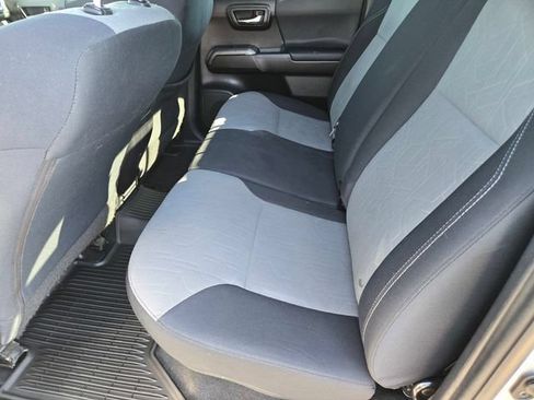 Certified 2021 Toyota Tacoma TRD Off-Road AWD/4WD image 15