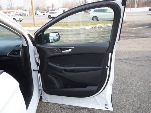 Used 2018 Ford Edge SE image 20