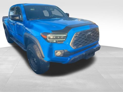 Used 2021 Toyota Tacoma TRD Off-Road w/ Technology Package AWD/4WD image 25