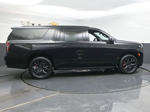 Used 2024 Chevrolet Suburban RST w/ Sport Performance Package AWD/4WD image 38