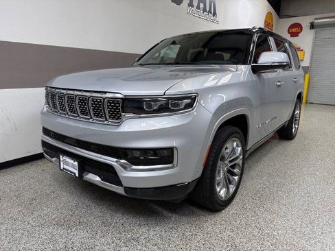 Used 2022 Jeep Grand Wagoneer Series II w/ Premium Group II image 3