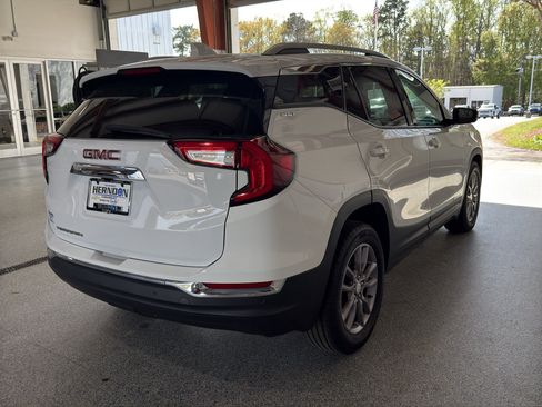 Used 2023 GMC Terrain SLT w/ LPO, Floor Liner Package FWD image 10
