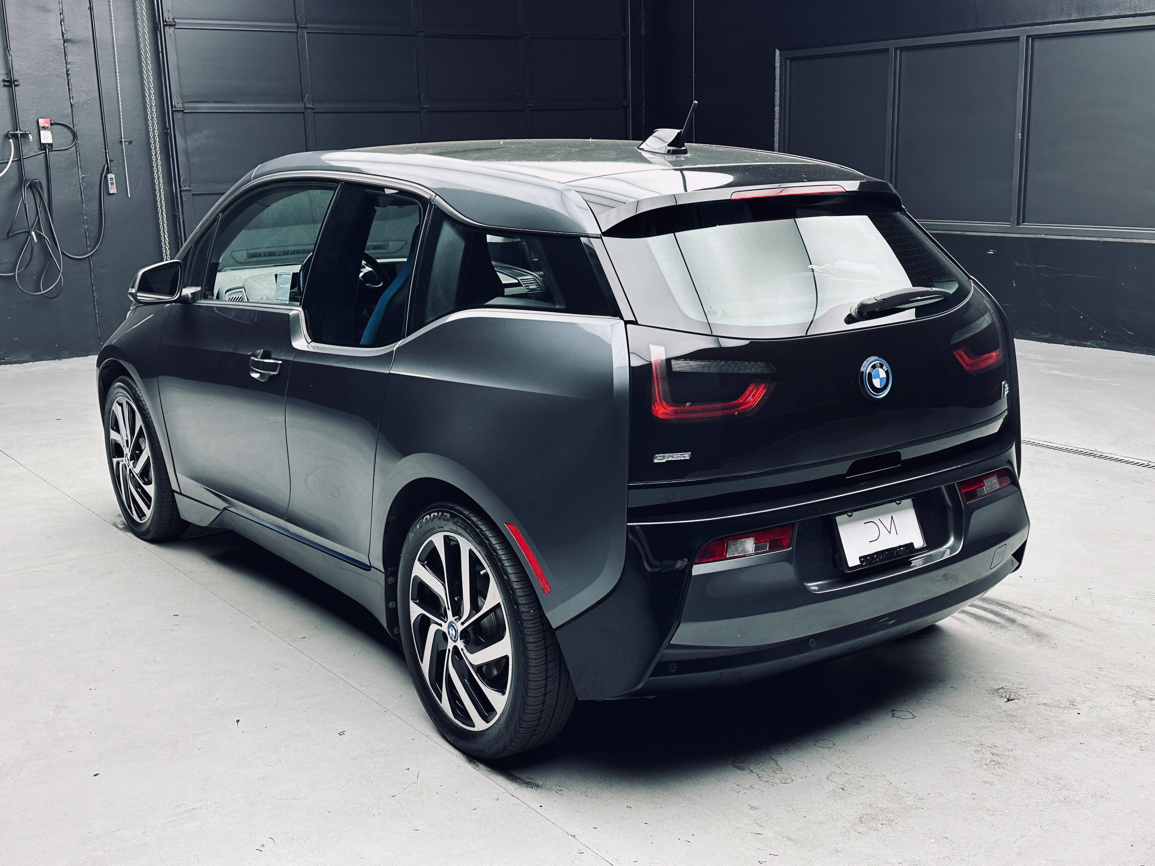 Used 2017 BMW i3 w/ Range Extender RWD image 5