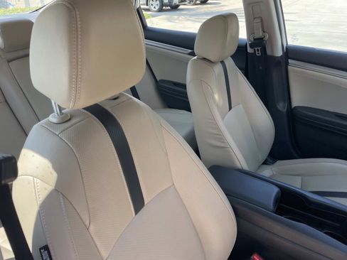 Used 2016 Honda Civic Touring image 22