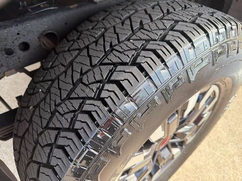 Used 2024 Nissan Frontier PRO-4X w/ Pro Convenience Package image 34