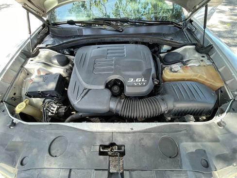 Used 2012 Dodge Charger SE RWD image 33