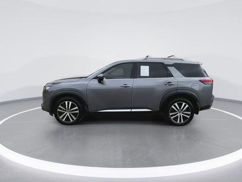 Used 2023 Nissan Pathfinder Platinum image 7