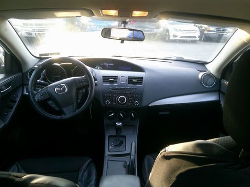 Used 2013 MAZDA MAZDA3 i Sport image 11