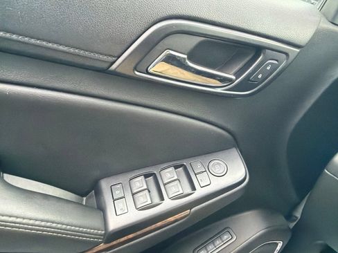 Used 2018 Chevrolet Suburban LT AWD/4WD image 20