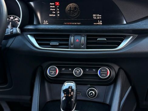 Used 2019 Alfa Romeo Stelvio image 19