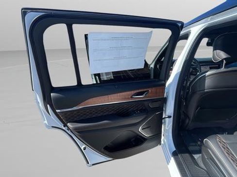 New 2026 Jeep Grand Cherokee L Summit w/ Obsidian Package image 21