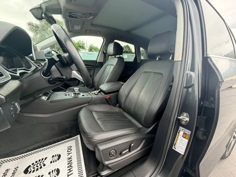 Used 2020 Audi Q5 e Premium Plus w/ Premium Plus Package AWD/4WD image 11