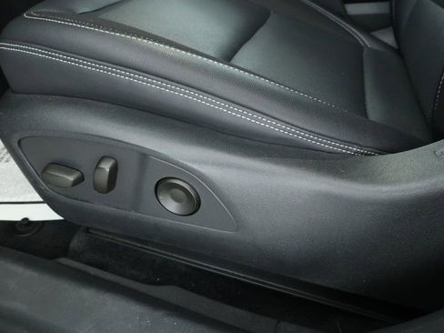 Used 2024 Chevrolet Blazer EV LT image 9