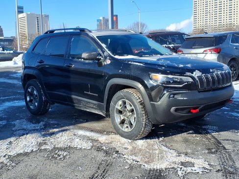 Used 2019 Jeep Cherokee Trailhawk w/ Comfort/Convenience Group image 3