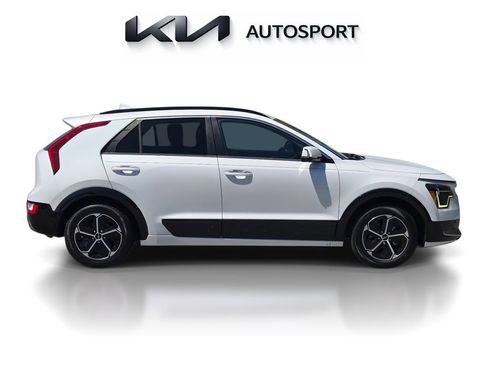 Certified 2023 Kia Niro SX FWD image 7