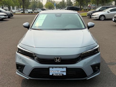 Used 2022 Honda Civic Touring image 3