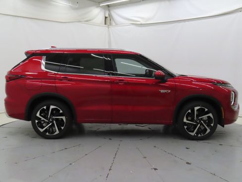 New 2025 Mitsubishi Outlander SEL image 2