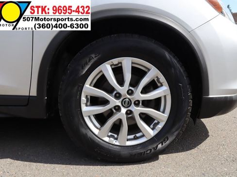 Used 2018 Nissan Rogue SV AWD/4WD image 25