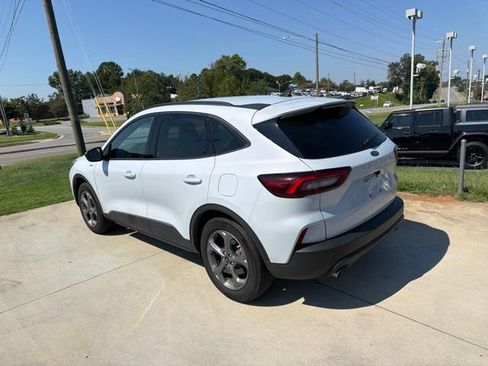 Used 2025 Ford Escape ST-Line FWD image 6