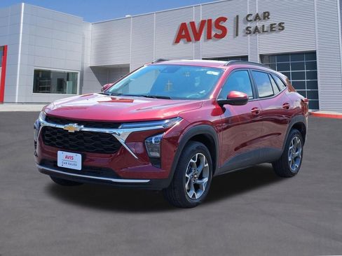 Used 2025 Chevrolet Trax LT w/ LT Convenience Package FWD image 1