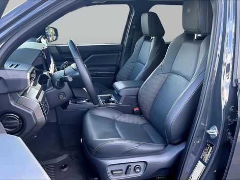Used 2025 Toyota 4Runner TRD Off-Road Premium AWD/4WD image 8