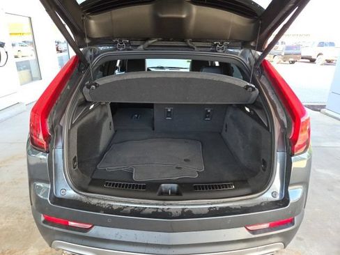 Used 2021 Cadillac XT4 Premium Luxury w/ Sun And Sound Package AWD/4WD image 26