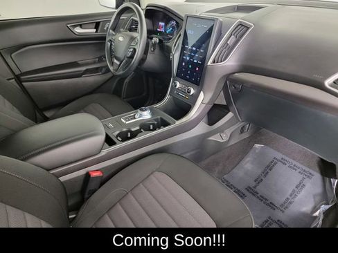 Used 2023 Ford Edge SE w/ Black Appearance Package image 18