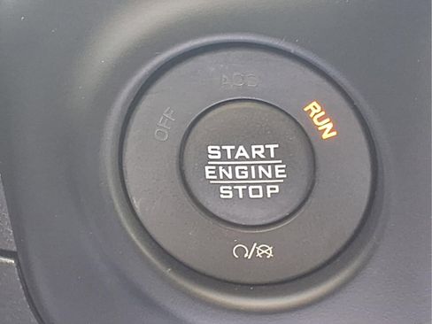 Used 2022 Jeep Wrangler Unlimited Sahara AWD/4WD image 15