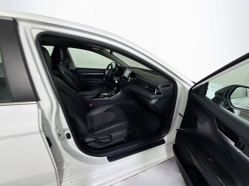 Used 2024 Toyota Camry SE FWD image 29