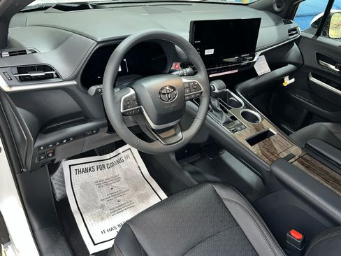 New 2026 Toyota Sienna Platinum AWD/4WD image 16