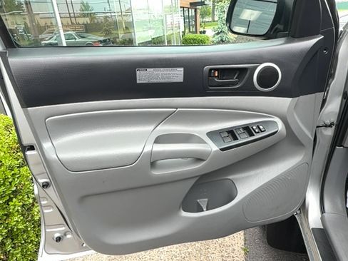 Used 2014 Toyota Tacoma 4x4 Double Cab w/ TRD Off-Road Package image 13