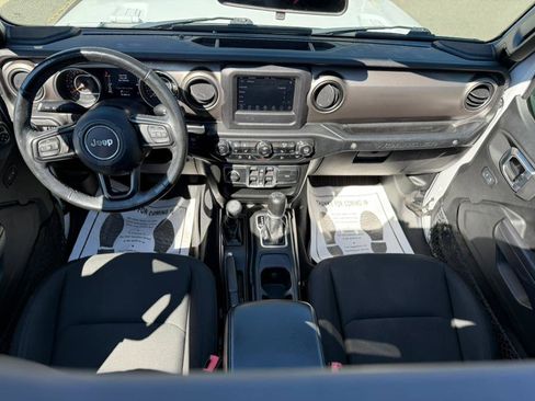 Used 2018 Jeep Wrangler Unlimited Sport S image 36