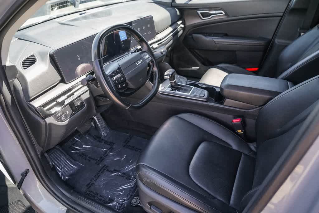 Used 2026 Kia Sportage EX FWD image 16
