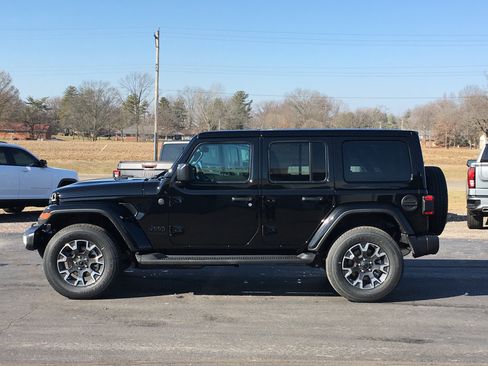 New 2026 Jeep Wrangler Sahara AWD/4WD image 6