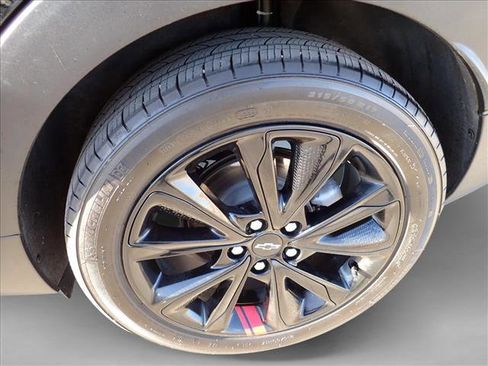 Used 2023 Chevrolet Bolt EUV Premier w/ Sun & Sound Package image 7