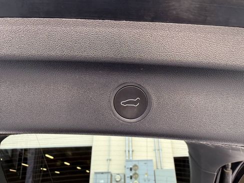 Used 2023 Tesla Model Y Long Range AWD/4WD image 16