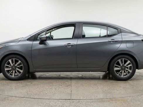 Used 2025 Nissan Versa SV image 5