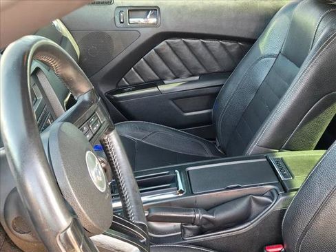 Used 2012 Ford Mustang GT Premium image 18